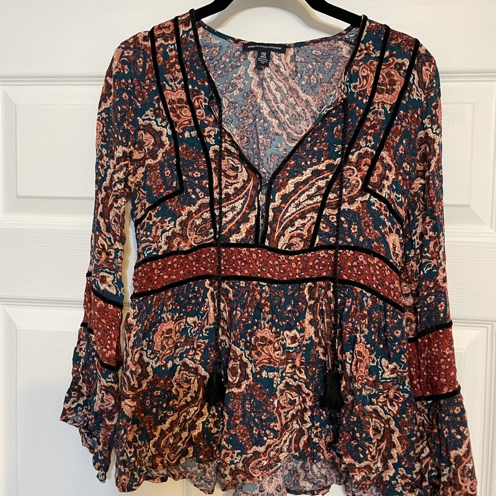 American eagle bell sleeves floral top